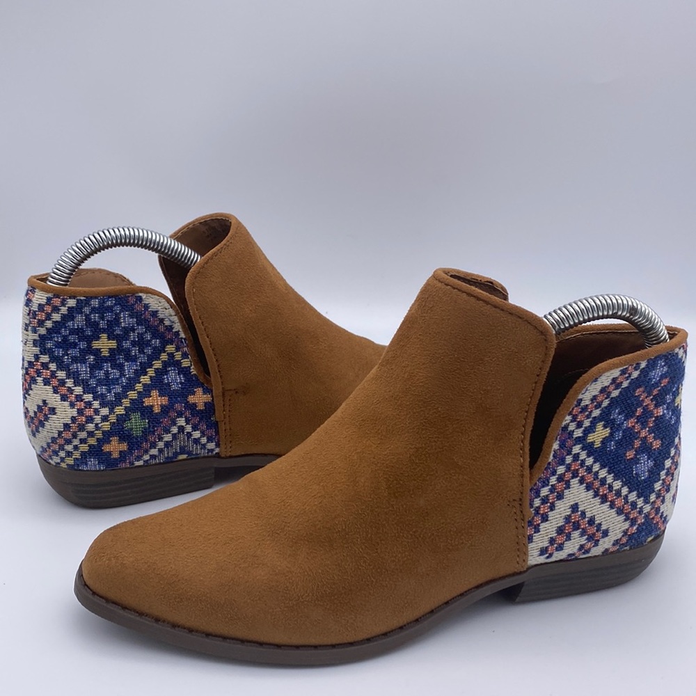 Faux Vegan suede embroidered split ankle booties 5 womens girls